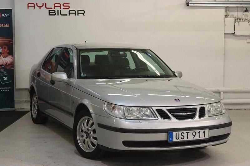 Ljusgrå (grå) Begagnad 2004 Saab 9-5 Linear Sedan | 29 900 kr (Marknadspris) - Bild 1/4