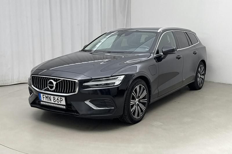 Svart Begagnad 2022 Volvo V60 Inscription Kombi | 255 000 kr (Bra pris) - Bild 1/4