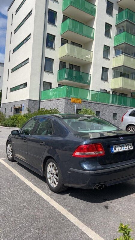 Blå Begagnad 2005 Saab 9-3 Vector Sedan | 29 000 kr (Marknadspris) - Bild 1/2