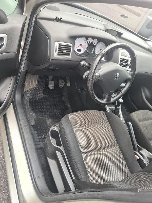 Grå Begagnad 2007 Peugeot 307 Kombi | 11 000 kr (Superpris) - Bild 1/4