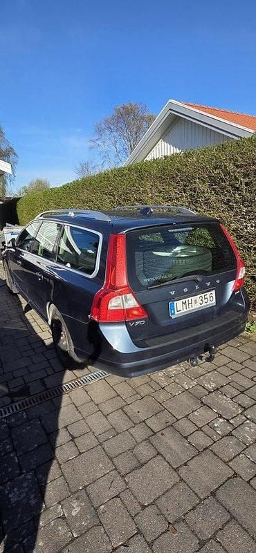 Blå Begagnad 2009 Volvo V70 Summum Kombi | 45 000 kr (Superpris) - Bild 1/4