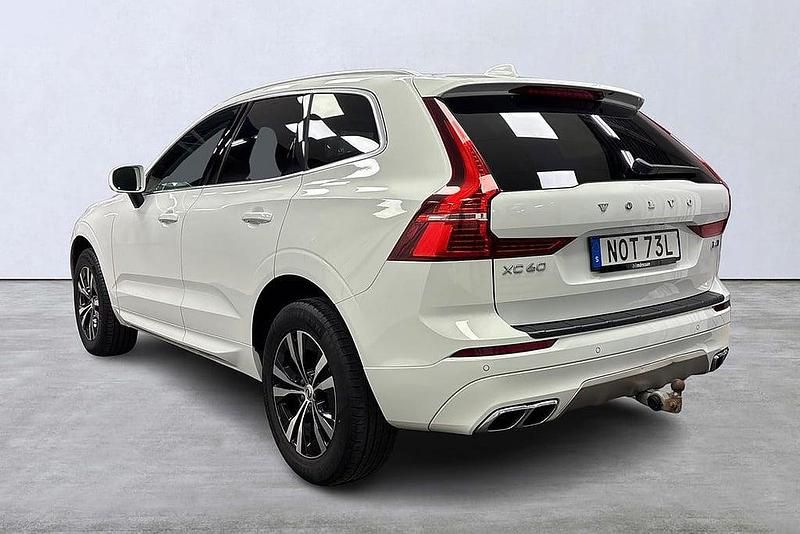 Begagnad Volvo XC60 Momentum 200 HK (147 kW) 2020 Vit SUV