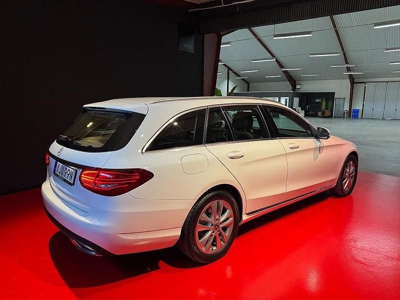 Begagnad Mercedes C200 Avantgarde 184 HK (135 kW) 2019 Vit Kombi