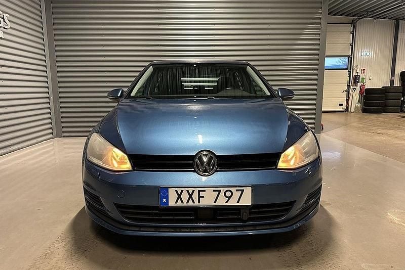 Begagnad VW Golf VII 105 HK (77 kW) 2014 Blå Halvkombi