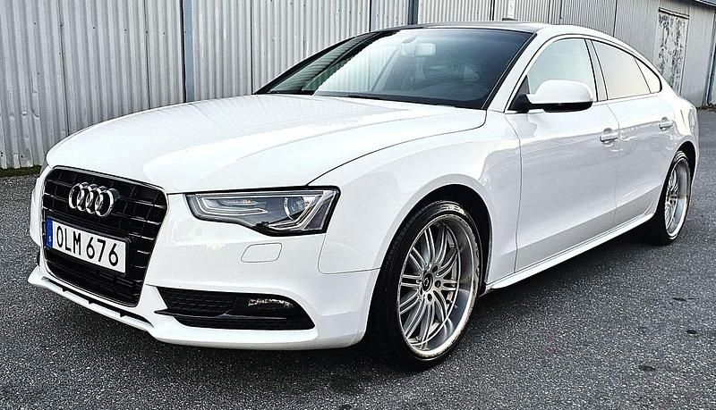 Vit Begagnad 2014 Audi A5 Sportback Comfort Halvkombi | 149 900 kr (Marknadspris) - Bild 1/4
