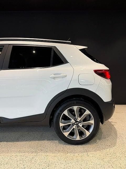 Begagnad Kia Stonic Advance 120 HK (88 kW) 2020 Vit SUV