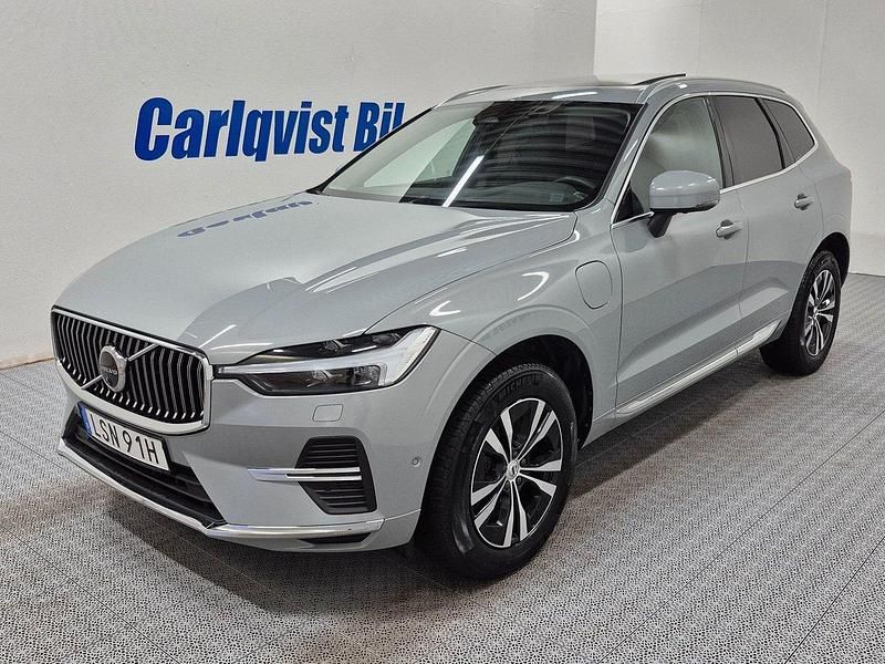 Grå (vapour grey metallic) Begagnad 2024 Volvo XC60 Core SUV | 525 000 kr (Lite dyr) - Bild 1/4
