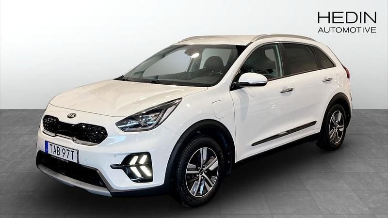 Vit (white) Begagnad 2020 Kia Niro Advance SUV | 219 800 kr (Marknadspris) - Bild 1/4