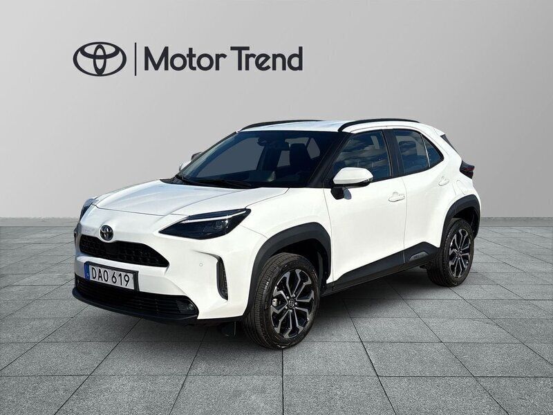 Vit Begagnad 2023 Toyota Yaris Cross Active SUV | 289 900 kr (Marknadspris) - Bild 1/3