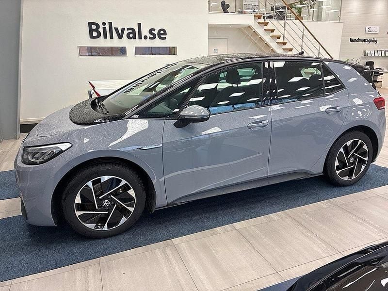 Grå Begagnad 2022 VW ID.3 Comfortline Halvkombi | 239 000 kr (Bra pris) - Bild 1/4