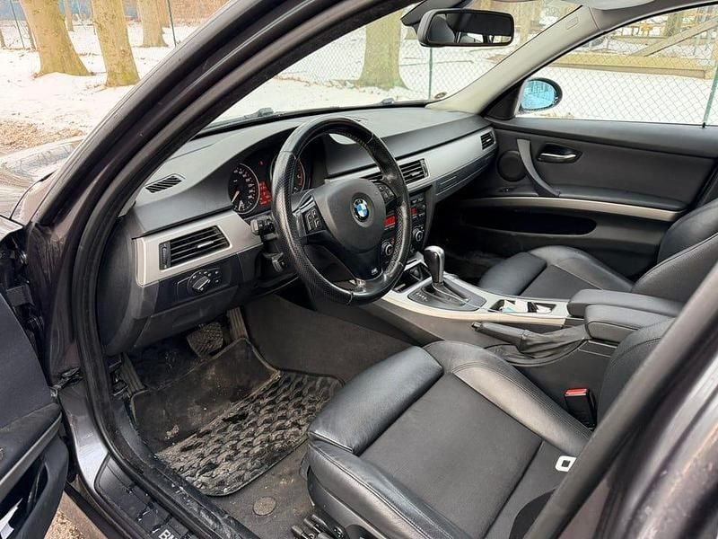 Begagnad BMW 320 163 HK (119 kW) 2007 Sedan
