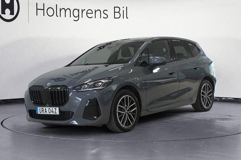 Sparkling copper grey metallic Begagnad 2023 BMW 225 Active Tourer M Sport Minibuss | 339 900 kr - Bild 1/4