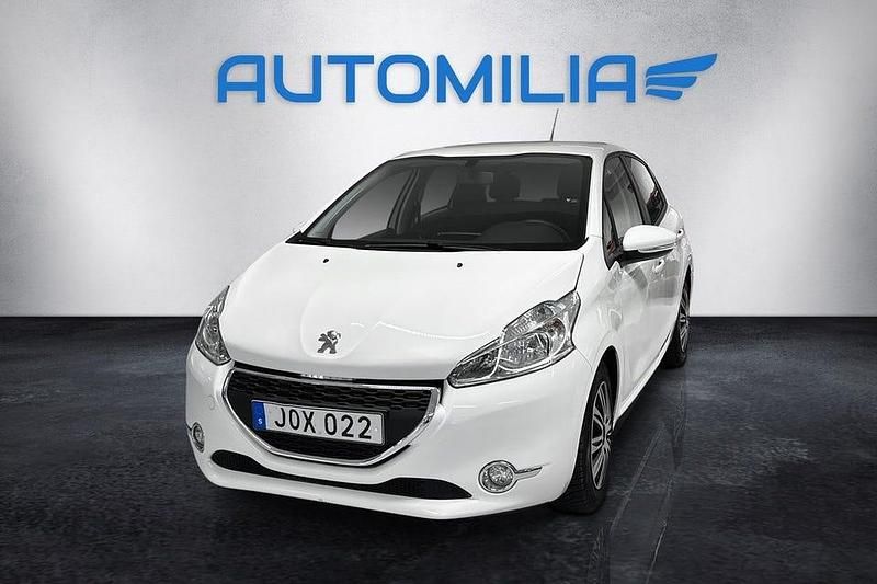 Vit Begagnad 2014 Peugeot 208 Halvkombi | 84 900 kr (Dyr) - Bild 1/4
