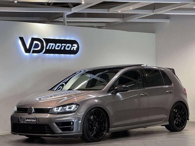 Grå Begagnad 2016 VW Golf VII R Halvkombi | 354 700 kr - Bild 1/4