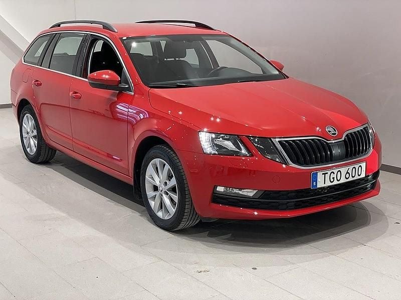 Corrida red stängd för Begagnad 2020 Skoda Octavia Ambition Kombi | 179 900 kr (Bra pris) - Bild 1/4