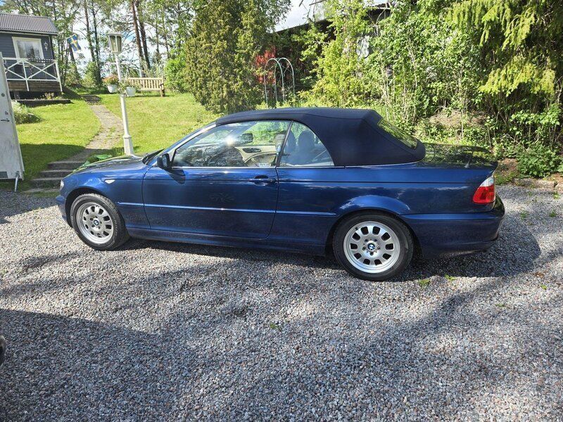 Blå Begagnad 2006 BMW 320 Cabriolet Cab | 178 000 kr (Dyr) - Bild 1/4
