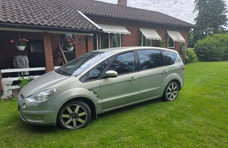 Begagnad Ford S-MAX S 2009 Minibuss