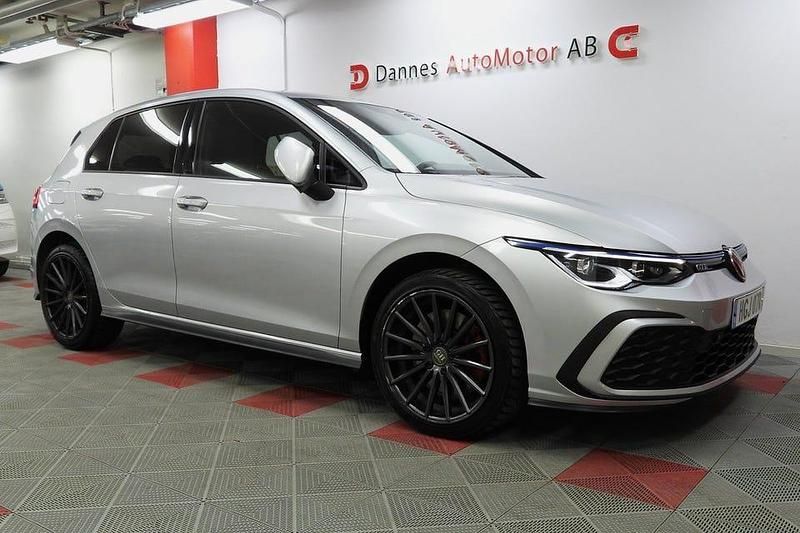 Begagnad VW Golf VIII GTE 245 HK (180 kW) 2020 Silver Halvkombi