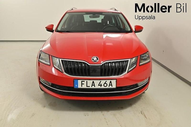 Begagnad Skoda Octavia 150 HK (110 kW) 2020 Röd