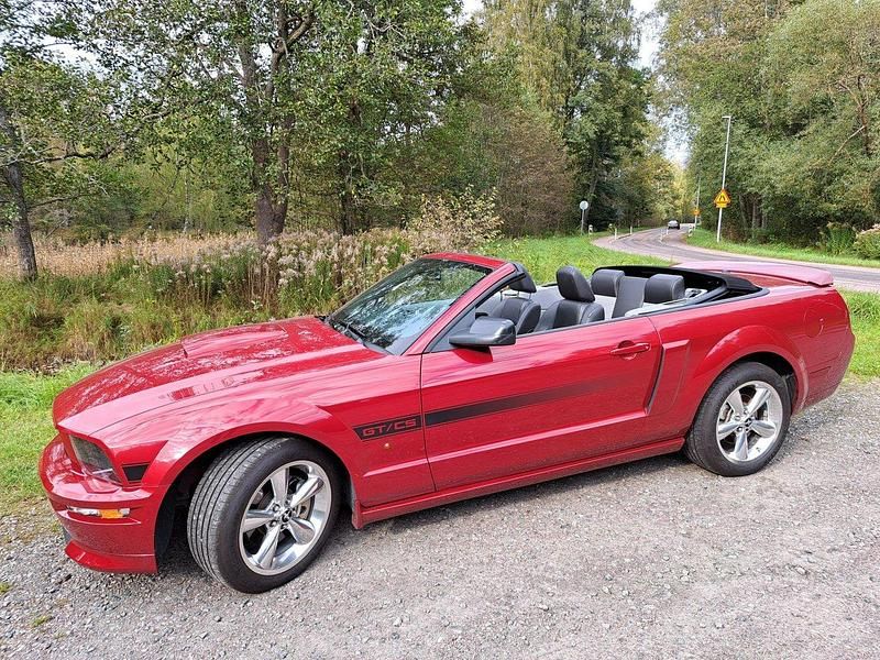 Röd Begagnad 2008 Ford Mustang GT Convertible Cab | 169 000 kr - Bild 1/4