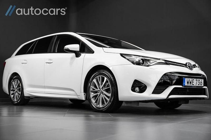 Begagnad Toyota Avensis Active 147 HK (108 kW) 2016 Vit Kombi