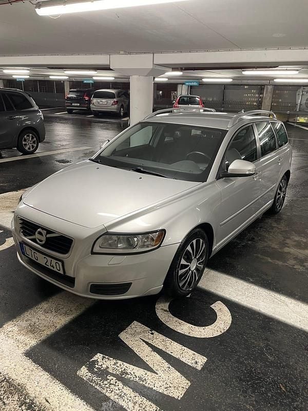 Begagnad 2012 Volvo V50 Kombi | 25 000 kr (Bra pris) - Bild 1/4