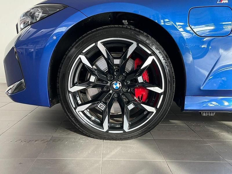 Begagnad BMW 330e M Sport 184 HK (135 kW) 2024 Blå Sedan