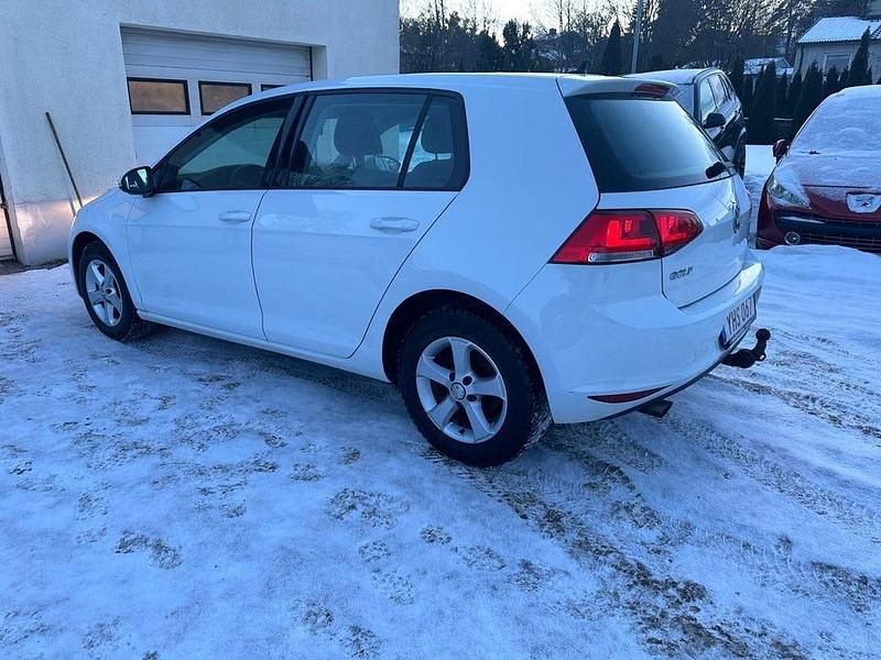 Begagnad VW Golf VII 110 HK (80 kW) 2016 Vit Halvkombi