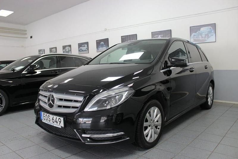 Kosmossvartmetallic Begagnad 2013 Mercedes 220 Edition Kombi | 124 900 kr - Bild 1/4