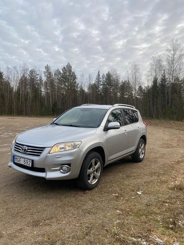 Begagnad 2012 Toyota RAV4 SUV | 58 000 kr (Superpris) - Bild 1/4