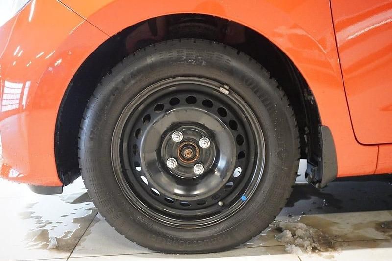 Begagnad Hyundai i10 67 HK (49 kW) 2018 Röd Halvkombi