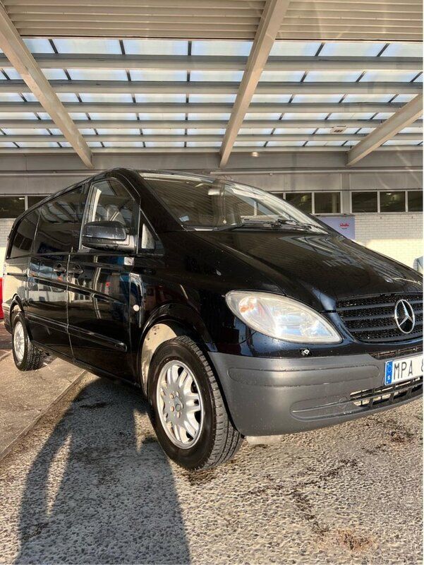 Svart Begagnad 2010 Mercedes Vito Minibuss | 65 000 kr (Marknadspris) - Bild 1/4