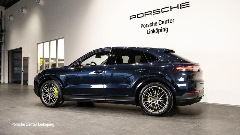 Begagnad Porsche Cayenne Platinum Edition 2023 Blå SUV