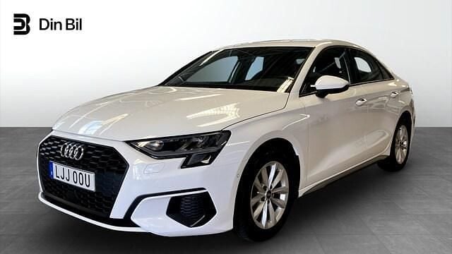 Vit Begagnad 2022 Audi A3 Proline Sedan | 289 000 kr (Marknadspris) - Bild 1/4