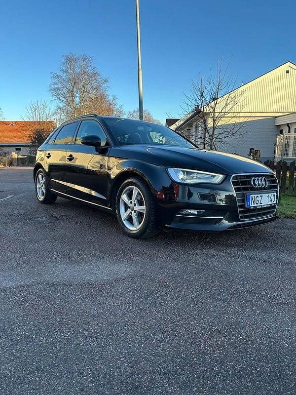 Begagnad 2014 Audi A3 Sportback Halvkombi | 119 500 kr (Marknadspris) - Bild 1/4