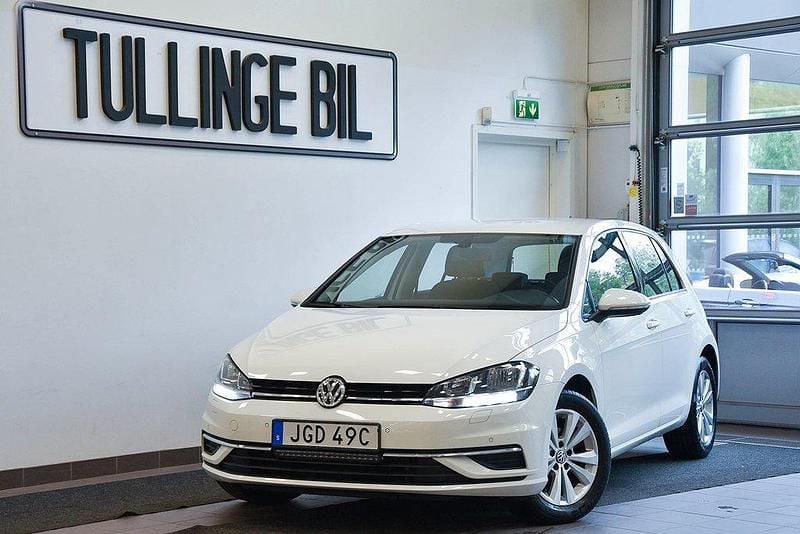 Vit Begagnad 2019 VW Golf VII Halvkombi | 194 900 kr (Marknadspris) - Bild 1/4