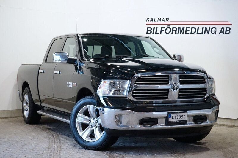 Svart Begagnad 2014 Dodge Ram Pickup | 279 900 kr (Marknadspris) - Bild 1/4