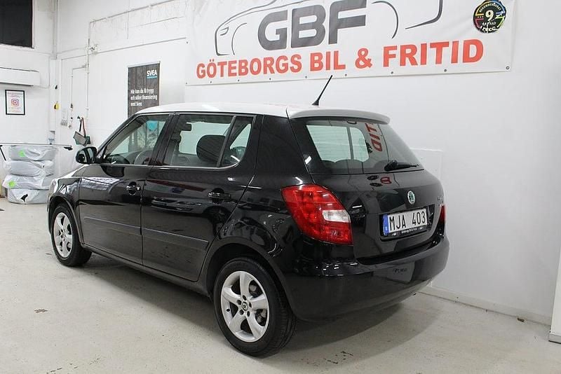 Begagnad Skoda Fabia Elegance 86 HK (63 kW) 2012 Svartmet Halvkombi