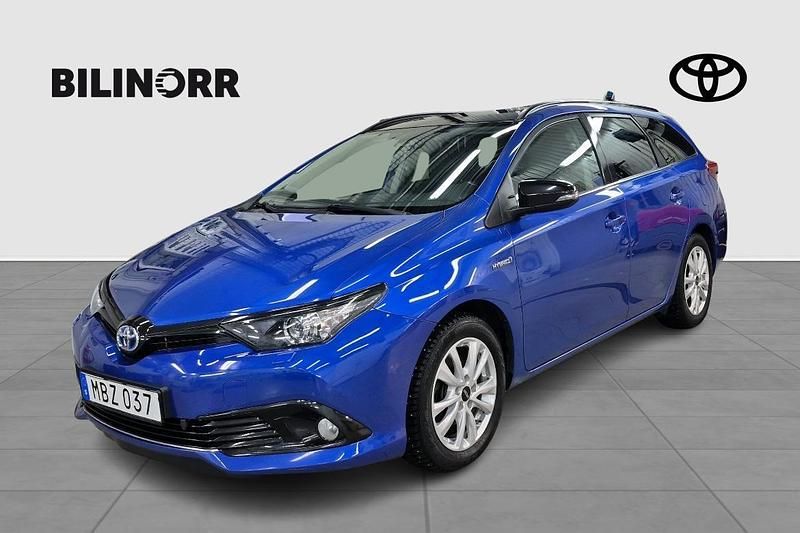 Blå Begagnad 2018 Toyota Auris Touring Sports Kombi | 179 900 kr (Marknadspris) - Bild 1/4