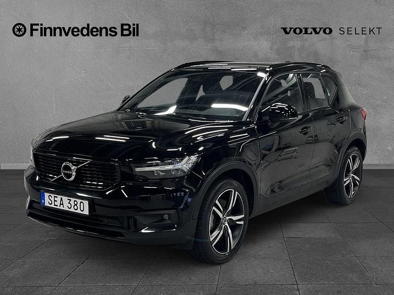 Svart Begagnad 2021 Volvo XC40 R-Design SUV | 349 000 kr (Marknadspris) - Bild 1/4