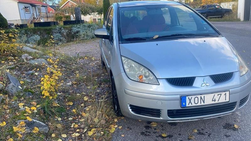 Silver Begagnad 2006 Mitsubishi Colt Halvkombi | 13 800 kr (Marknadspris) - Bild 1/4