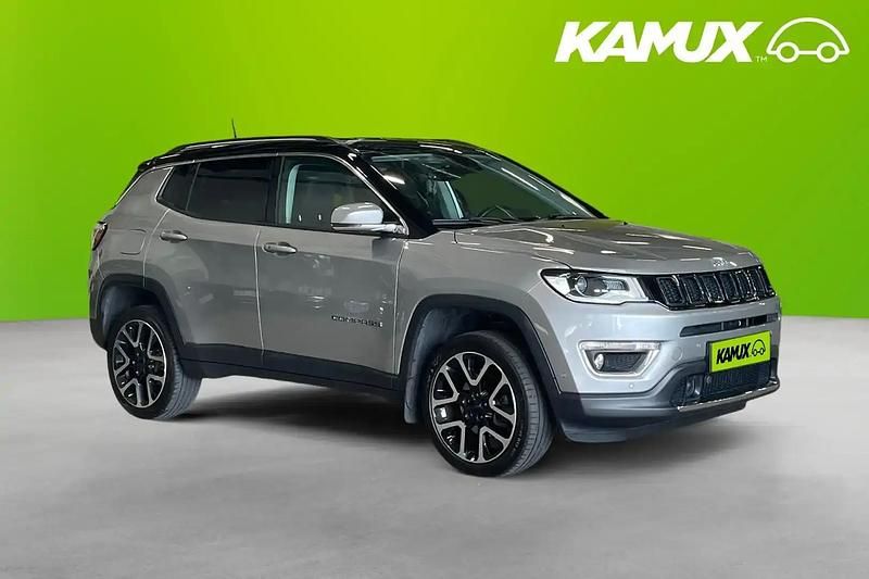 Silver/grå Begagnad 2018 Jeep Compass SUV | 168 700 kr (Marknadspris) - Bild 1/4