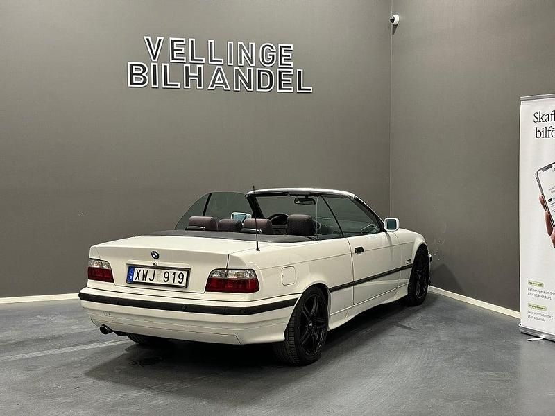 Begagnad BMW 320 Cabriolet 150 HK (110 kW) 1994 Vit Cab