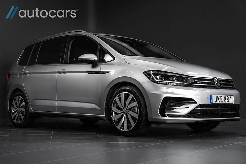 Silver Begagnad 2020 VW Touran R-line Minibuss | 386 250 kr (Dyr) - Bild 1/4