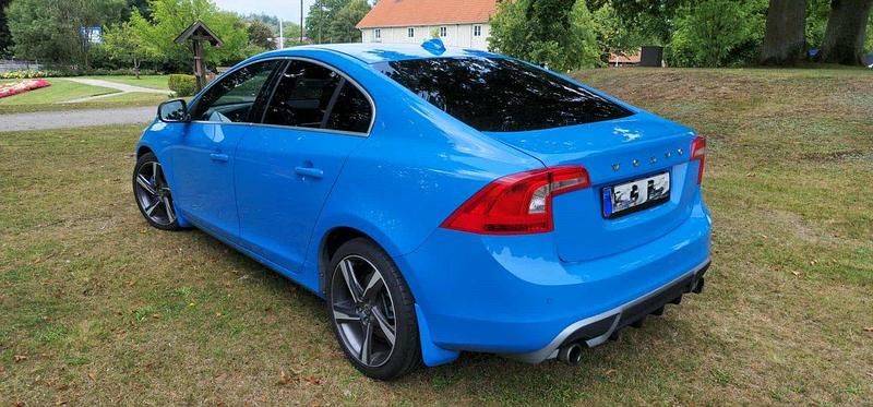 Begagnad Volvo S60 R-Design 241 HK (177 kW) 2013 Blå Sedan