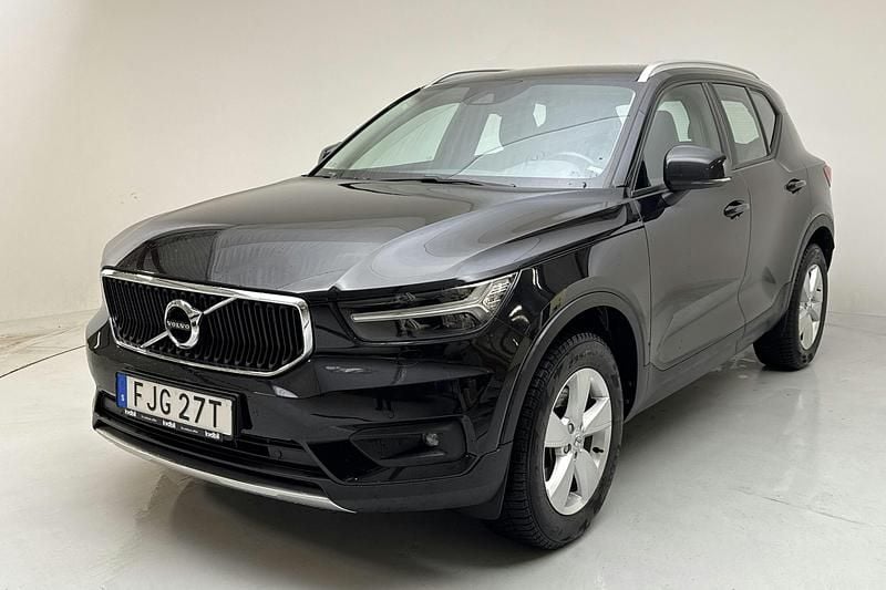 Svart Begagnad 2019 Volvo XC40 SUV | 274 800 kr (Superpris) - Bild 1/4