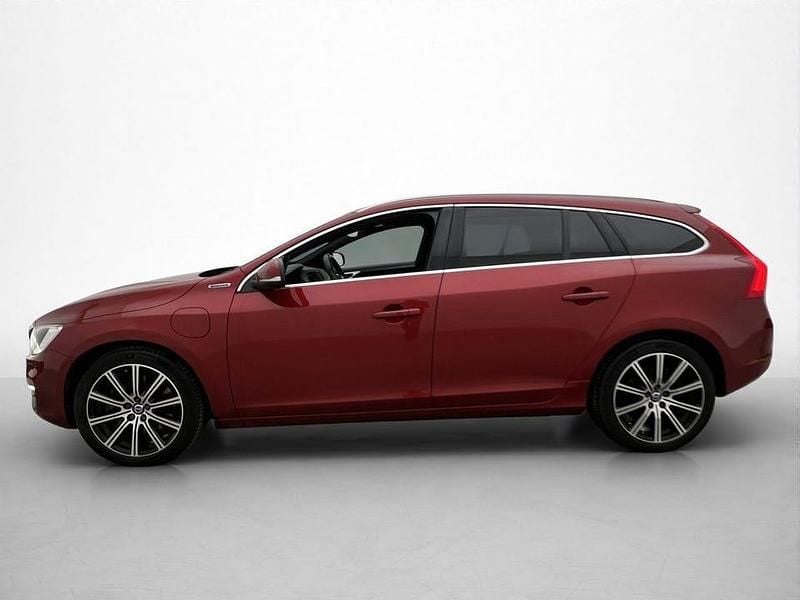 Begagnad Volvo V60 Summum 231 HK (169 kW) 2016 Röd Kombi