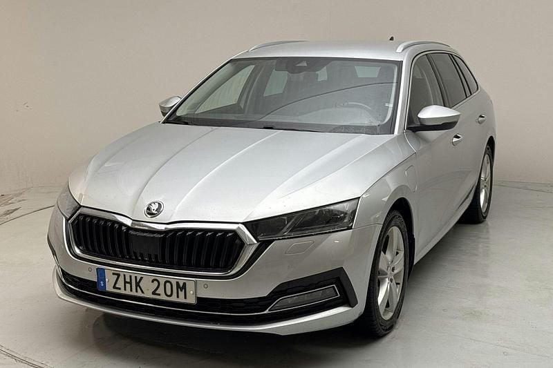 Silver Begagnad 2021 Skoda Octavia Business Line Kombi | 189 000 kr (Bra pris) - Bild 1/4
