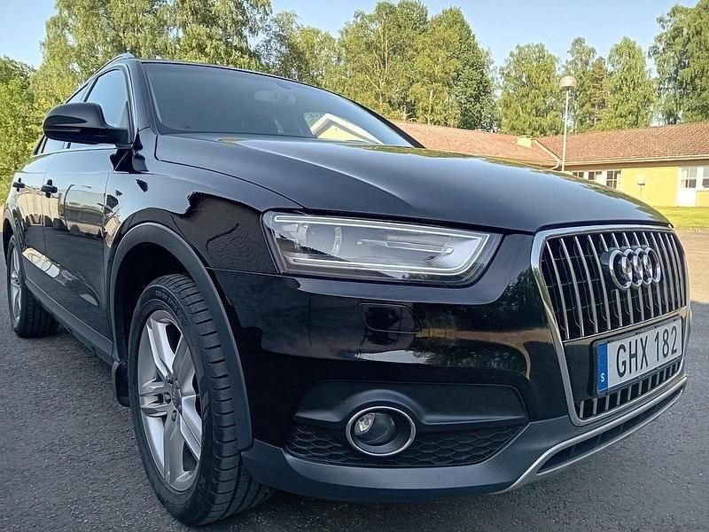 Svart Begagnad 2014 Audi Q3 Comfort SUV | 120 000 kr - Bild 1/4