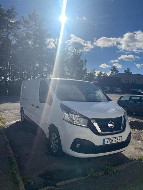 Vit Begagnad 2016 Nissan NV300 Van | 99 000 kr (Marknadspris) - Bild 1/4